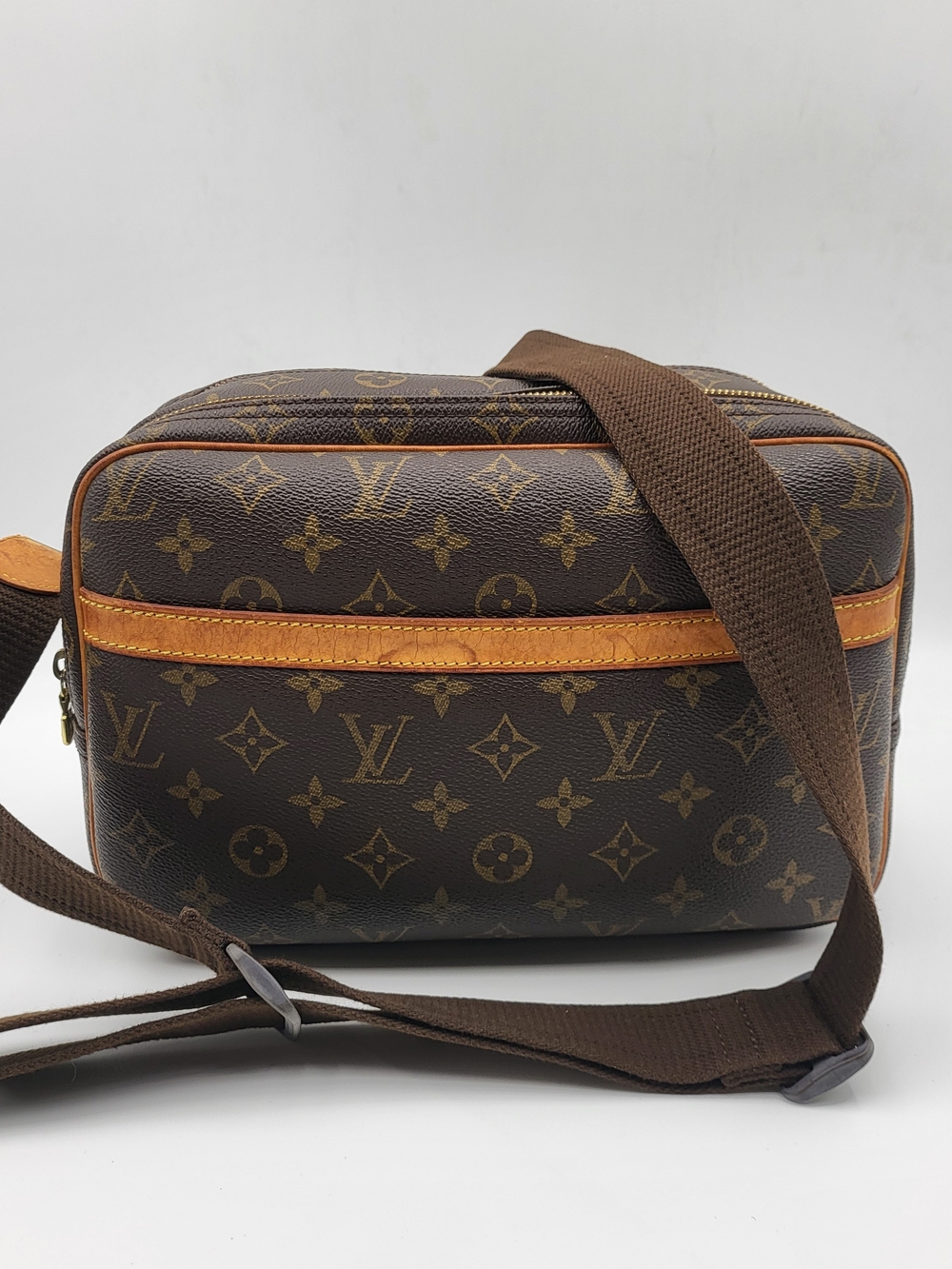 Louis Vuitton Monogram Reporter PM Crossbody Shoulder Bag..Authentic..